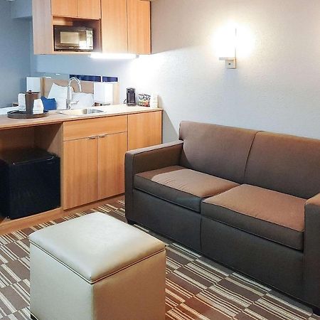 Starkville Inn & Suites エクステリア 写真