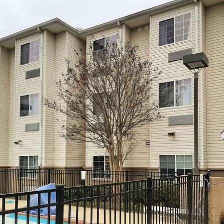 Starkville Inn & Suites エクステリア 写真