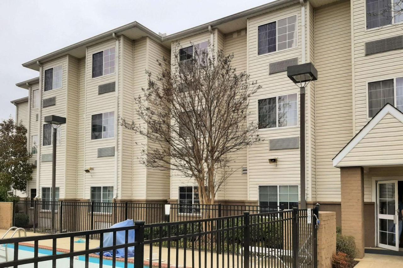 Starkville Inn & Suites エクステリア 写真